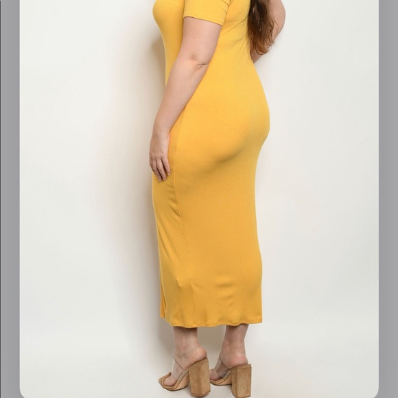 Yellow Front Split Maxi Plus Size Dress - Picture 3 of 4